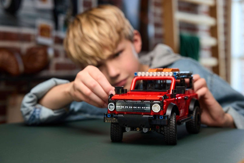 LEGO Technic - Ford Bronco SUV - 42213 - image 6