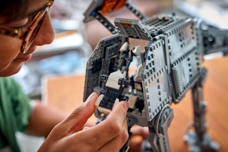 LEGO Star Wars: Imperial Remnant AT-AT - 75454 - image 4